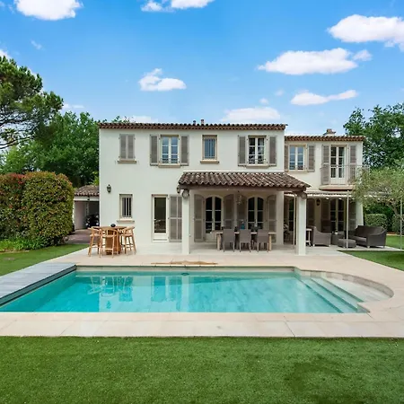 Modern With Private Pool *