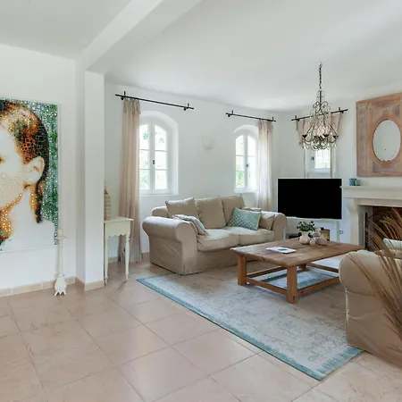 Vila Modern With Private Pool