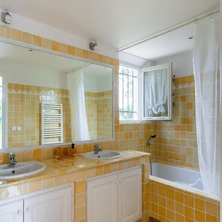 Vila Modern With Private Pool